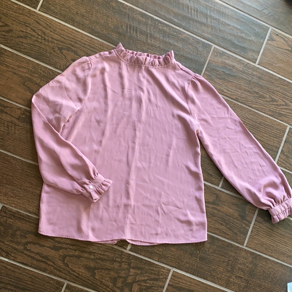 Cute blouse with pearl accents!